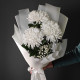 Букет из 3 одноголовых хризантем и гипсофилы